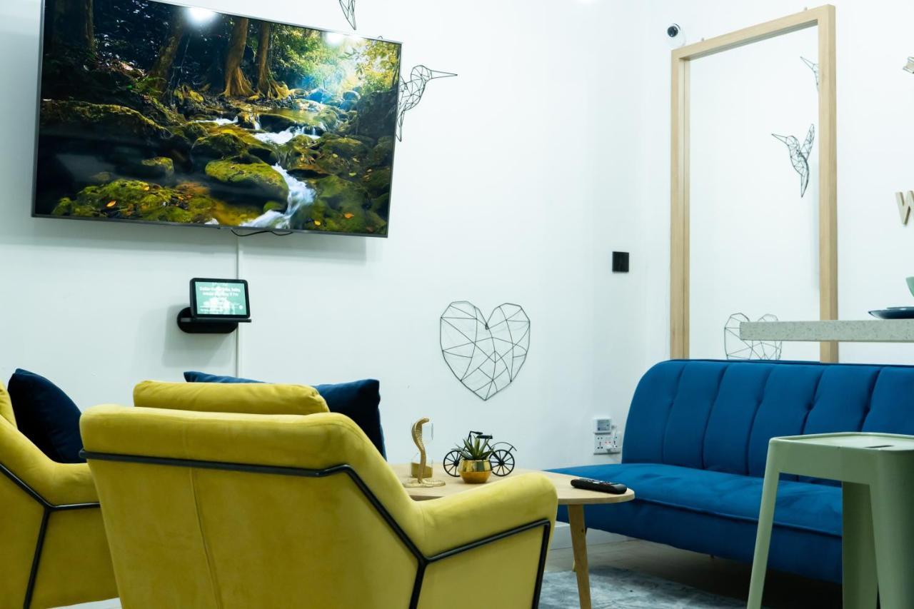Cozy Apartment Puerta Del Sol & Private Patio Madri Exterior foto